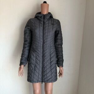 North Face Lightweight Thermo Ball Parka Women 
Size XS Quilted Puffer Coat Gray